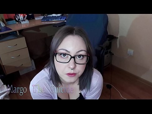 ❤️ Ọmọbinrin ti o ni gbese pẹlu awọn gilaasi buruja Dildo jinna lori Kamẹra ❤️  Ibalopo ❌️